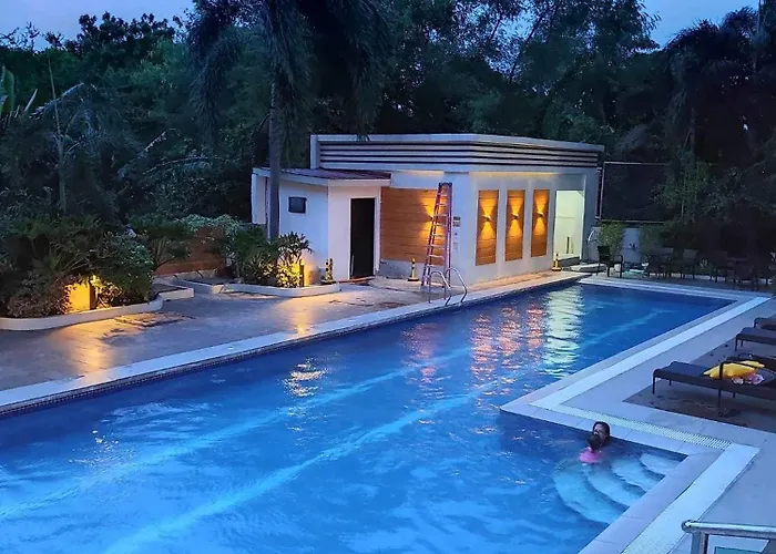 2-bed In Near Airport Paranaque